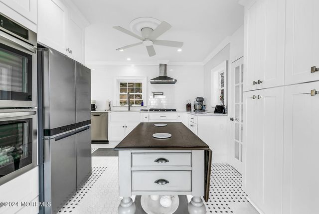 157 Portland Road, Highlands, NJ 07732