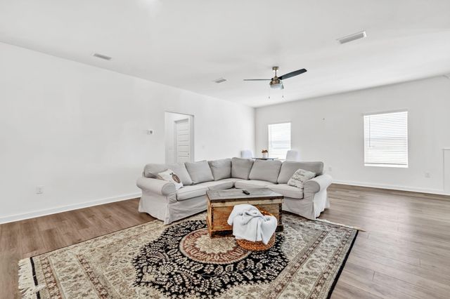 464 Arrowwood Boulevard, Freeport, FL 32439