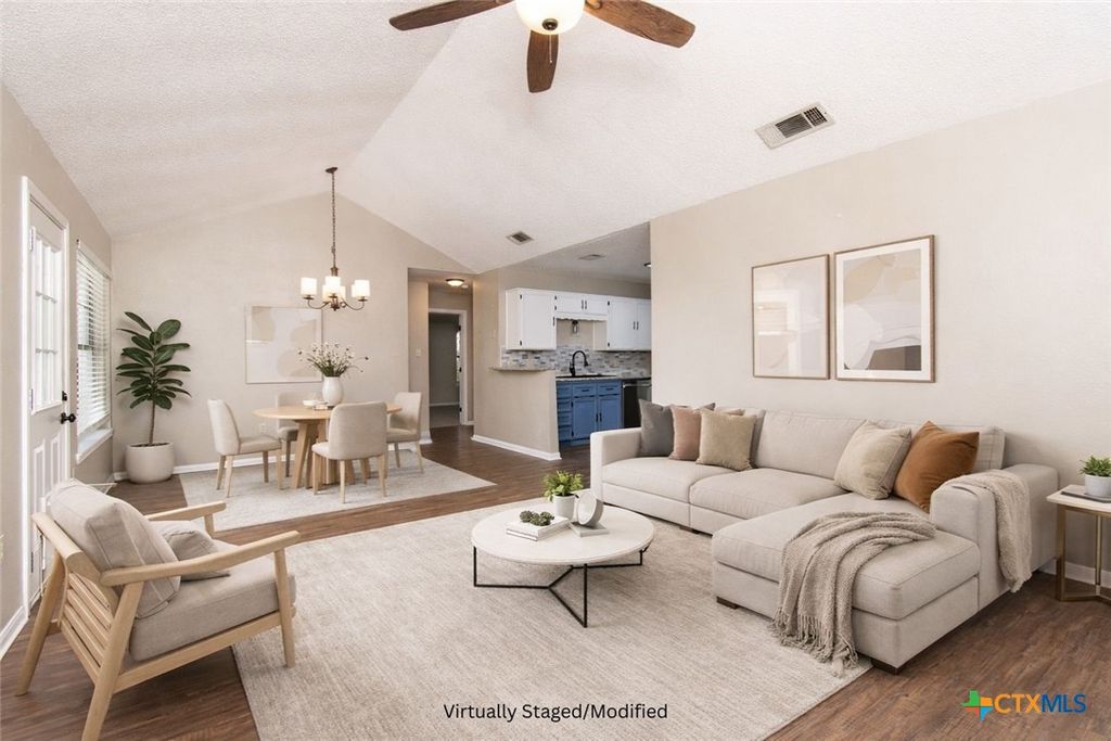 Image 16 of property listing at 3002 Honeysuckle Circle, Killeen, TX 76542