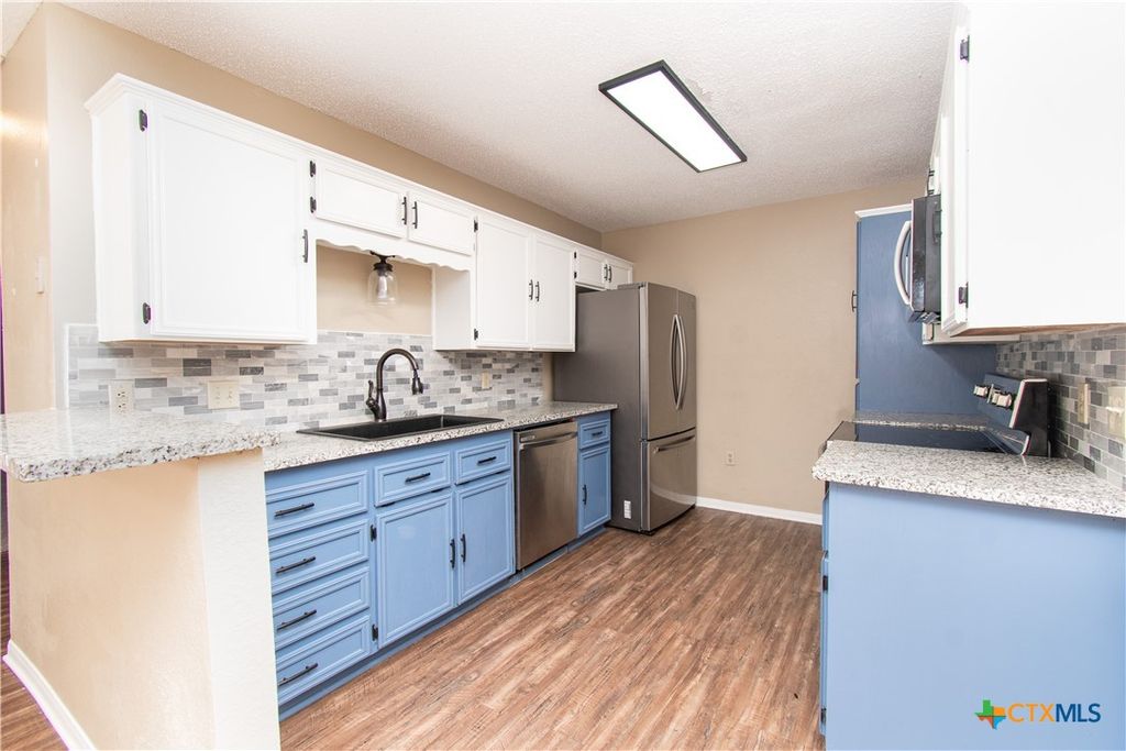 Image 18 of property listing at 3002 Honeysuckle Circle, Killeen, TX 76542