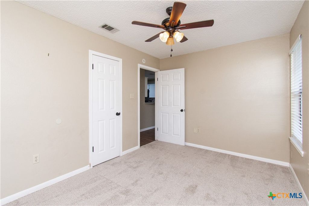 Image 24 of property listing at 3002 Honeysuckle Circle, Killeen, TX 76542