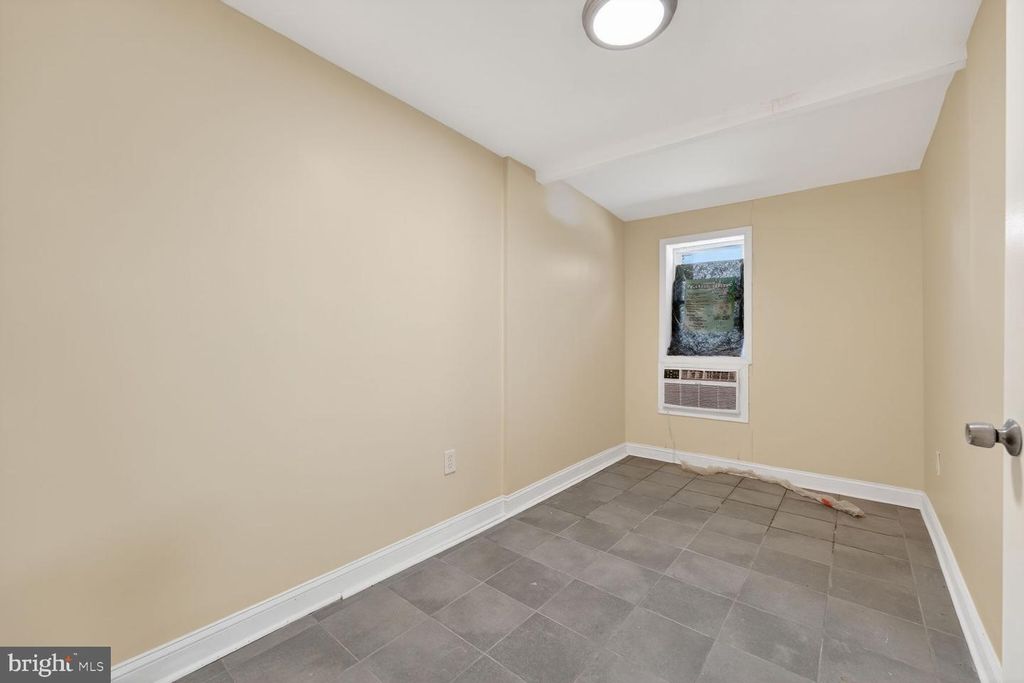 Image 25 of property listing at 7205 LIVINGSTON RD, Oxon Hill, MD 20745