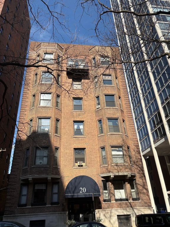 20 E Goethe Street 404, Chicago, IL 60610