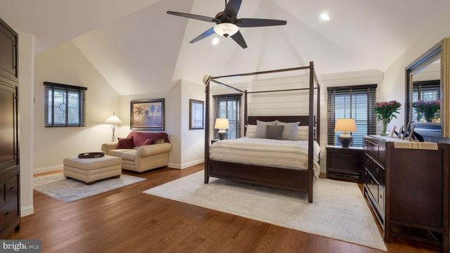 33 BITTERSWEET DR, Doylestown, PA 18901