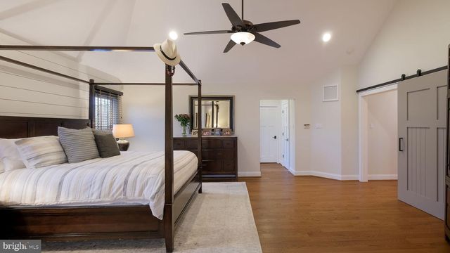33 BITTERSWEET DR, Doylestown, PA 18901