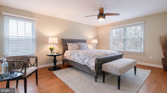 33 BITTERSWEET DR, Doylestown, PA 18901