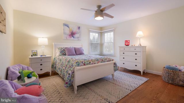 33 BITTERSWEET DR, Doylestown, PA 18901