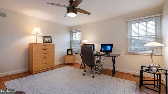 33 BITTERSWEET DR, Doylestown, PA 18901
