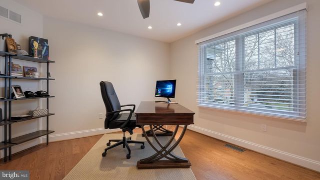 33 BITTERSWEET DR, Doylestown, PA 18901