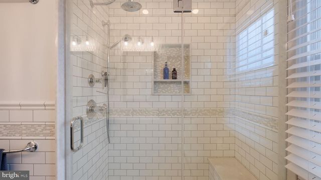 33 BITTERSWEET DR, Doylestown, PA 18901