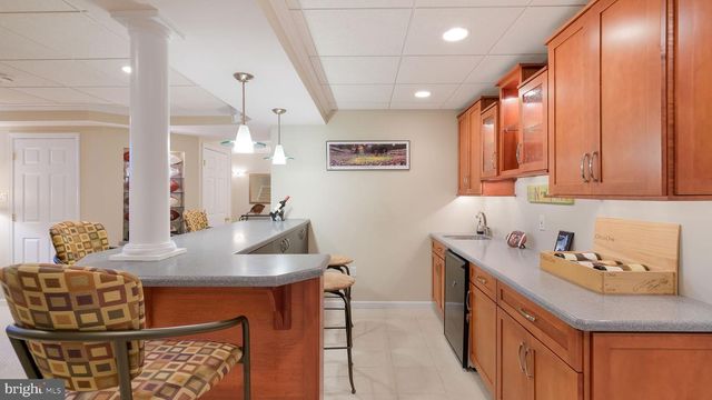 33 BITTERSWEET DR, Doylestown, PA 18901