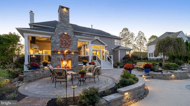 33 BITTERSWEET DR, Doylestown, PA 18901