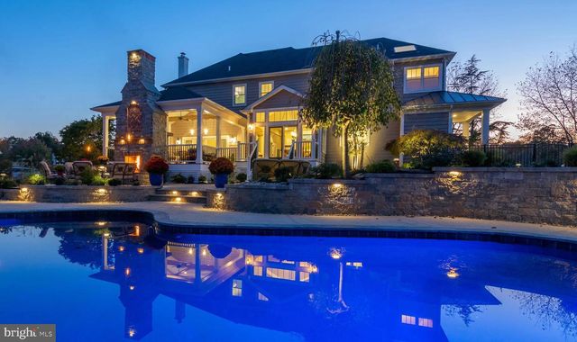 33 BITTERSWEET DR, Doylestown, PA 18901