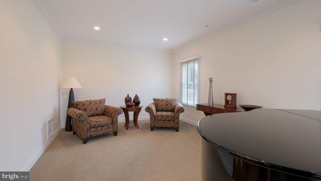 33 BITTERSWEET DR, Doylestown, PA 18901