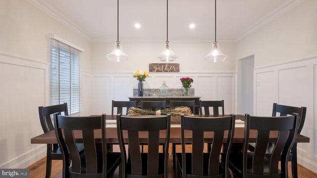 33 BITTERSWEET DR, Doylestown, PA 18901