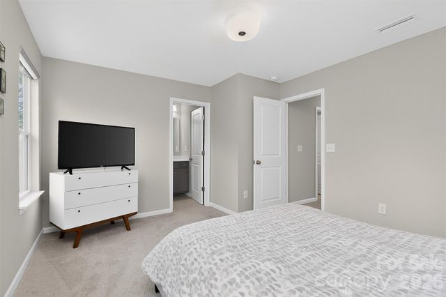 13357 Porter Creek Road, Charlotte, NC 28262