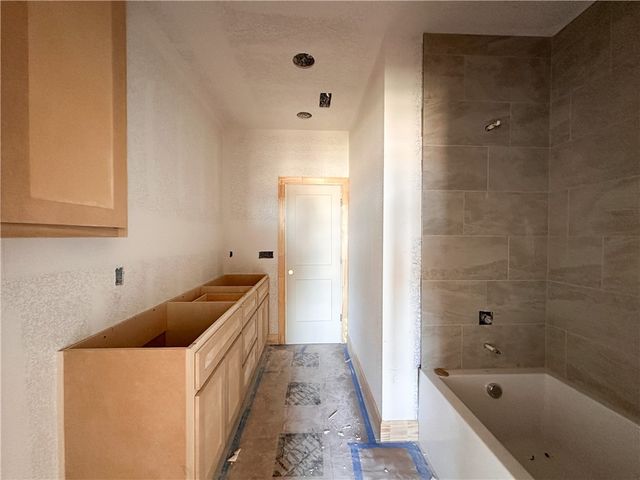 3122 Courtyard Street, Springdale, AR 72762