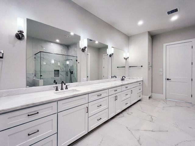 902 Knox Street A, Houston, TX 77007