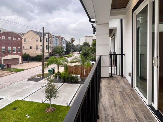 902 Knox Street A, Houston, TX 77007