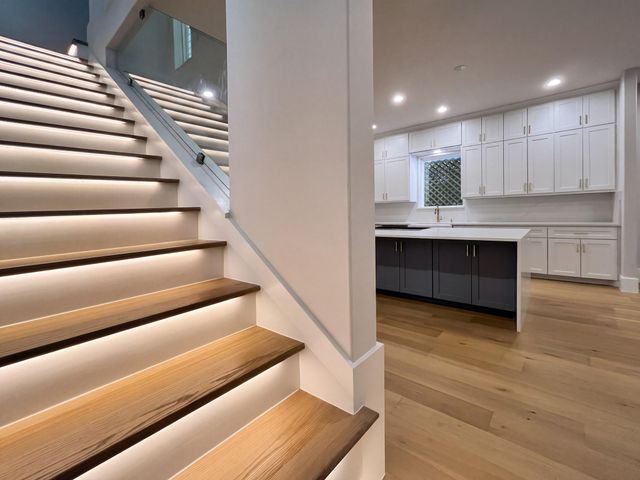 902 Knox Street A, Houston, TX 77007
