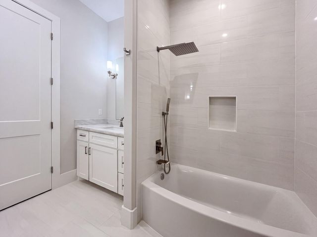 902 Knox Street A, Houston, TX 77007