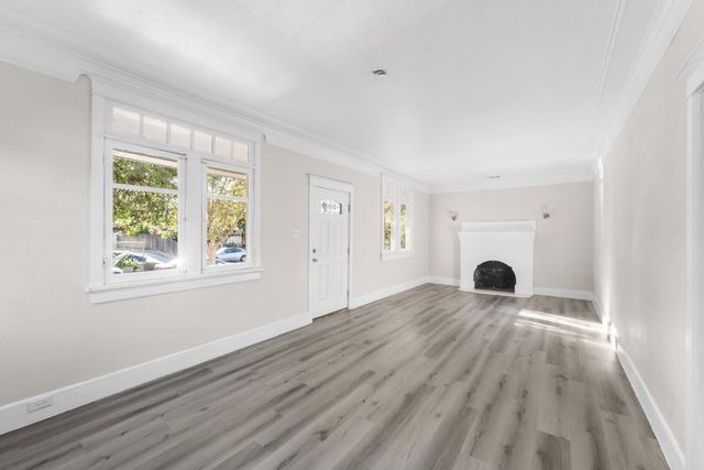 814 N Roosevelt Avenue, Fresno, CA 93728