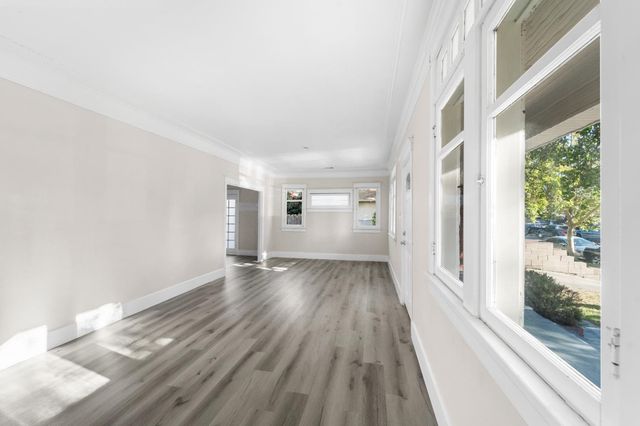 814 N Roosevelt Avenue, Fresno, CA 93728