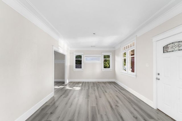 814 N Roosevelt Avenue, Fresno, CA 93728