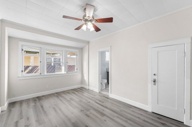 814 N Roosevelt Avenue, Fresno, CA 93728