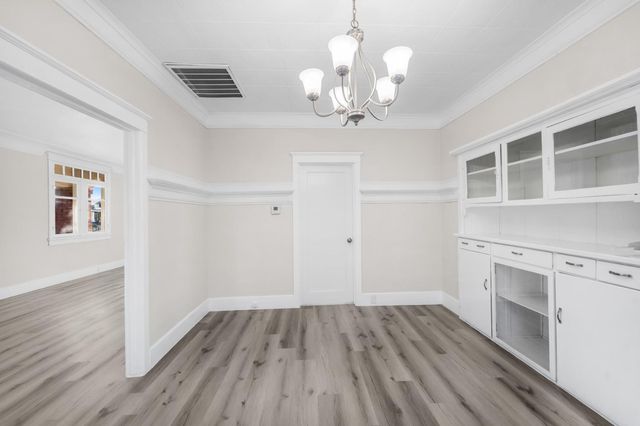 814 N Roosevelt Avenue, Fresno, CA 93728