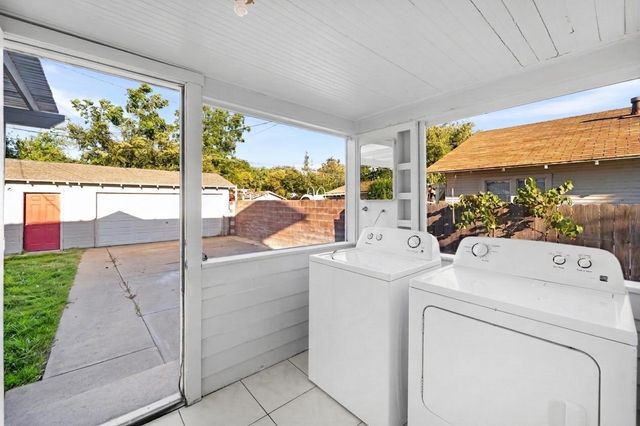 814 N Roosevelt Avenue, Fresno, CA 93728