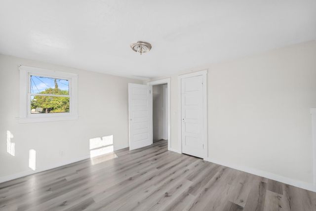 814 N Roosevelt Avenue, Fresno, CA 93728
