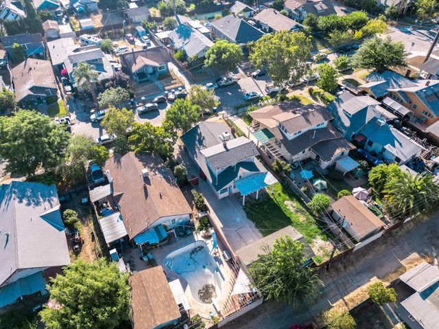 814 N Roosevelt Avenue, Fresno, CA 93728
