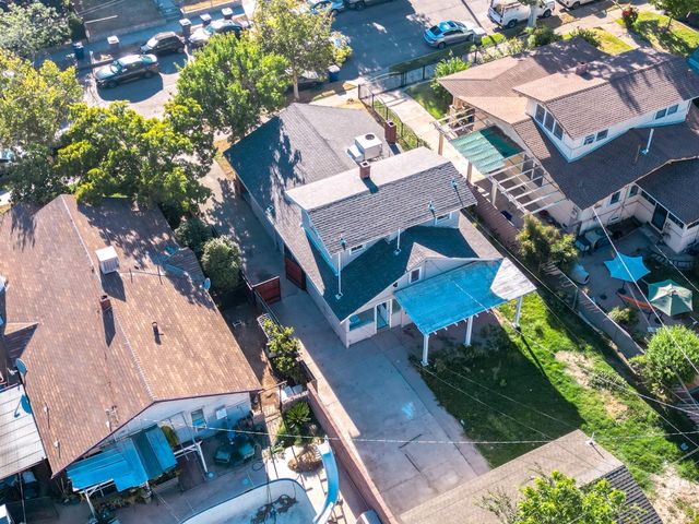 814 N Roosevelt Avenue, Fresno, CA 93728