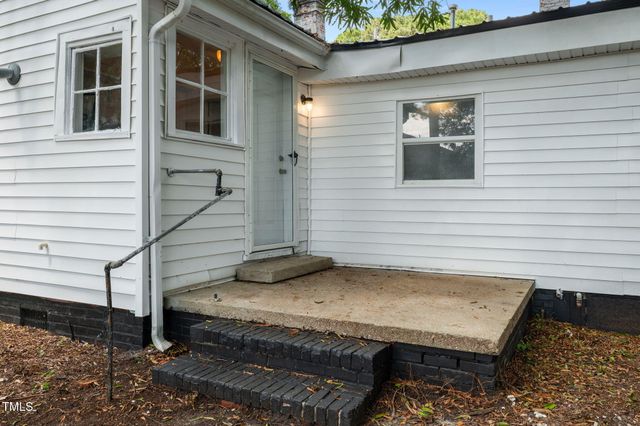 109 E Grainger Avenue, Kinston, NC 28501