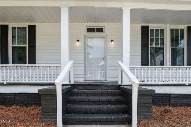 109 E Grainger Avenue, Kinston, NC 28501