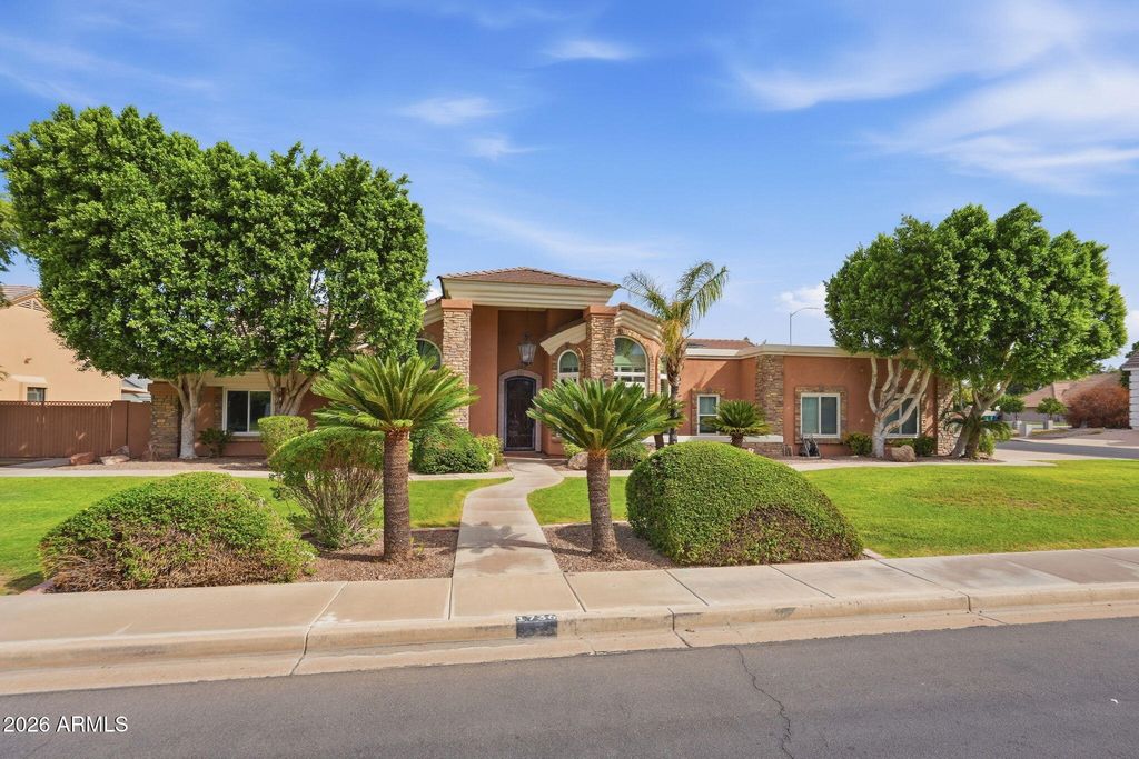 1736 E MALLORY Street, Mesa, AZ 85203 — photo 2