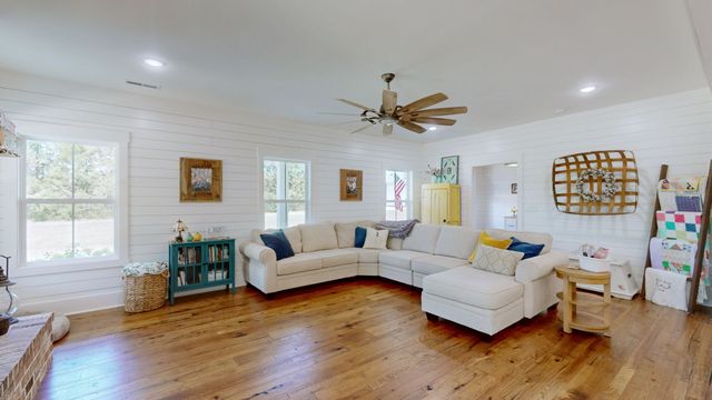 230 McDeal Rd, Fayetteville, TN 37334