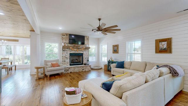 230 McDeal Rd, Fayetteville, TN 37334