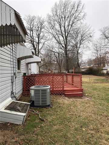 1404 NE 67th Terrace, Gladstone, MO 64118