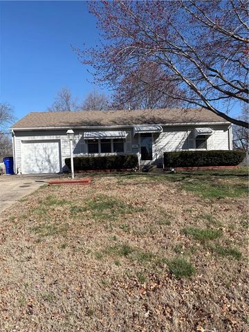 1404 NE 67th Terrace, Gladstone, MO 64118