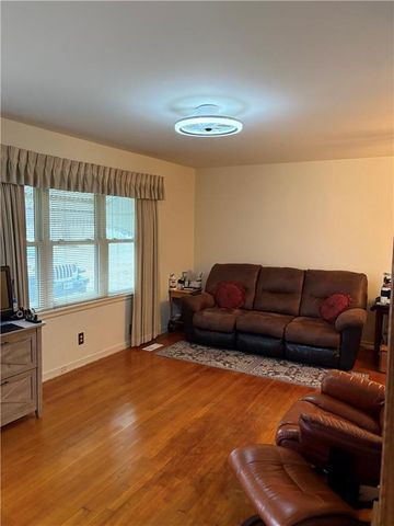 1404 NE 67th Terrace, Gladstone, MO 64118