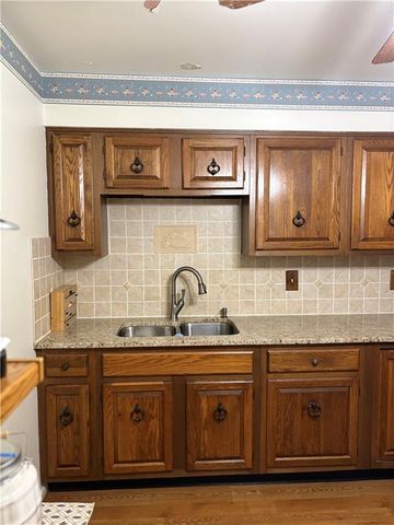 1404 NE 67th Terrace, Gladstone, MO 64118