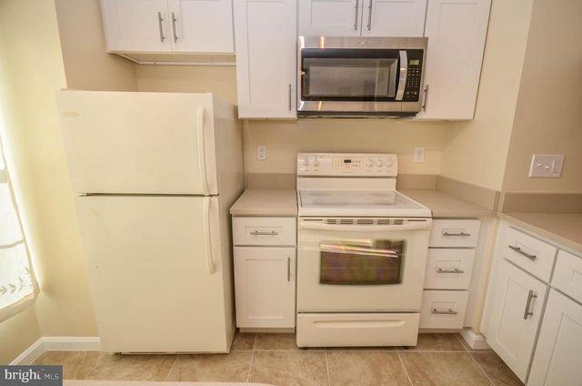 8711 RAVENGLASS WAY, Montgomery Village, MD 20886