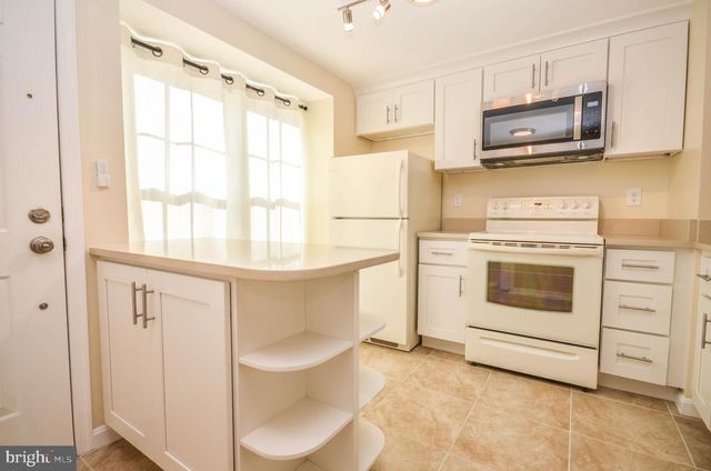 8711 RAVENGLASS WAY, Montgomery Village, MD 20886