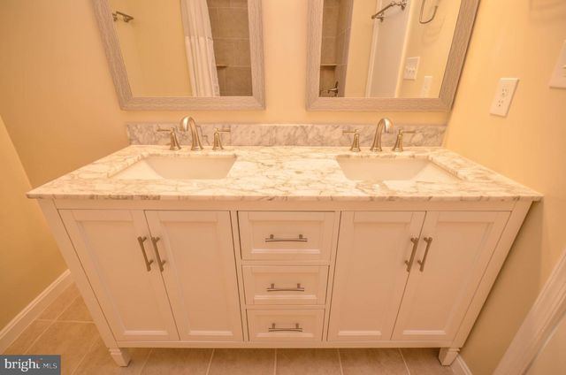 8711 RAVENGLASS WAY, Montgomery Village, MD 20886