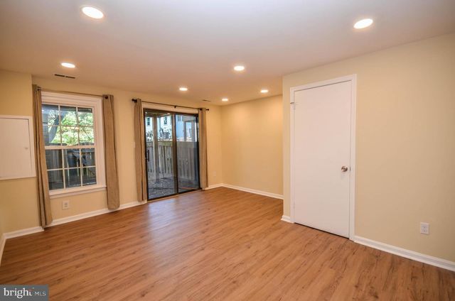 8711 RAVENGLASS WAY, Montgomery Village, MD 20886