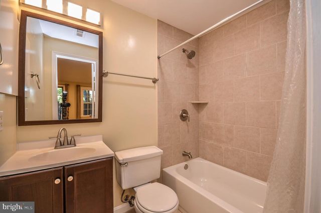 8711 RAVENGLASS WAY, Montgomery Village, MD 20886