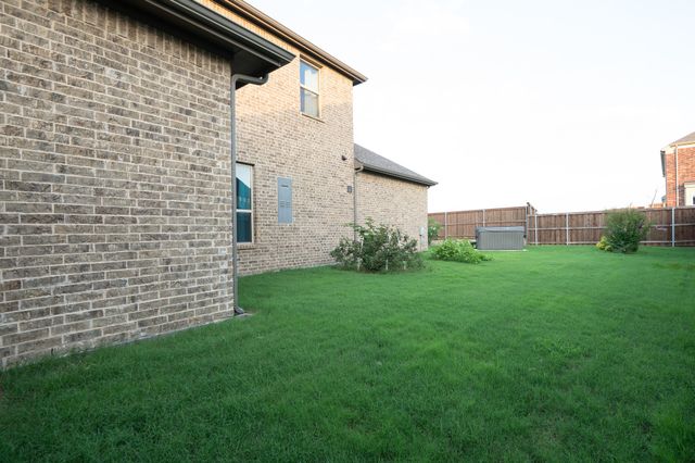 1703 Cedar Bluff Parkway, Mansfield, TX 76063