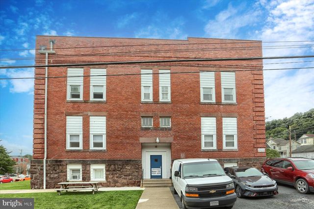 35 N 4TH ST, Newport, PA 17074